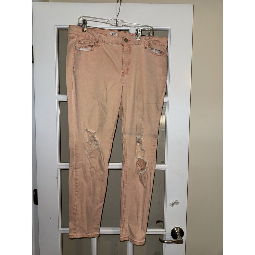 Crown & Ivy Women’s Peach Distressed Ripped Jeans size 16